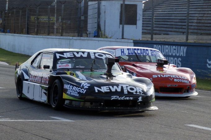 Adrian Ciocci y Martin Cornet lograron el "1-2" de Pilar en la Clase B.