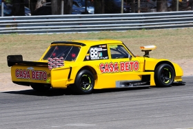 El Ford amarillo de Crundall fue competitivo en la primera fecha del año logrando el 2° puesto en la final de la Clase B.