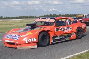 La Chevy de Matías Adrover muy bien presentada por el VDS Competición terminó 7° en el debut y va por otro buen resultado al Gálvez.