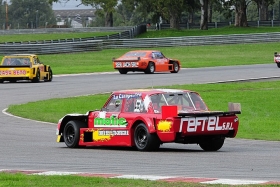 El &quot;negro&quot; debutó en la 3ra fecha con el Ford Falcon alistado integramente por el Lucero Racing