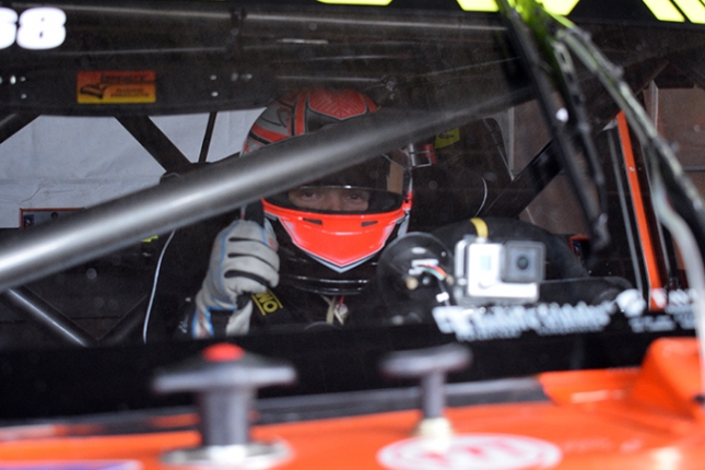 Lucas Granja en acción espera el fin de semana para ser protagonista con la Chevy de Jorge Gargaglione.