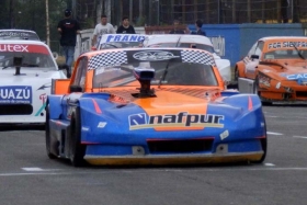 Marcelo Mascaro ganó las dos finales de la Clase A del Procar4000 en el Circuito 12 del Autódromo de Buenos Aires.