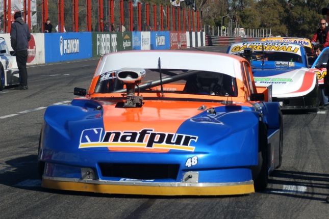 Guillermo Ferrón marcó el camino en la Clase A al lograr la pole en el inicio de la 6° fecha del Procar4000 en el autódromo porteño.