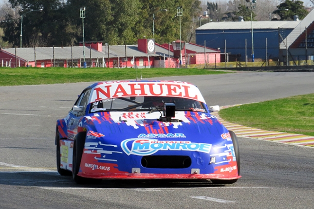 La Chevy N°74 es atendida completamente por el Martellini Competicion