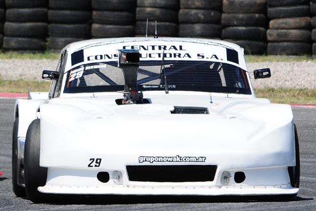 Fabián Hermoso ganó de principio a fin en la 1° fecha del año de la Clase A del Procar4000 en el Circuito 7 del Gálvez. Buen regreso para el ex TC.