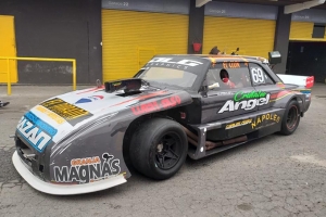 El Torino de Leo Arriola es atendido integramente por Carlitos Perez
