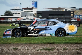 La Chevy muy bien presentada por Oscar Asciutto en la Clase B del Procar4000.