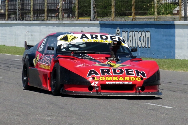 La Chevy de Ariel Martínez sufrió la rotura del motor y no pudo redondear un buen resultado en el debut de la mano del piloto de Ramos Mejía.