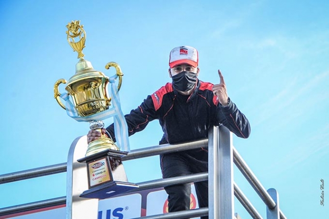 Luca Bruno logró retener el &quot;1&quot; y es el bicampeón del Procar2000.