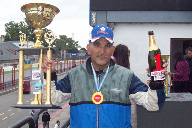 Guillermo Ferrón impuso un notable ritmo con la Dodge y se quedó con todo lo que se puso en juego en la Clase A.