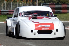 Con este Ford Falcon, Ariel Ayala pretende debutar en la Clase B del Procar4000 el 25 de Junio.