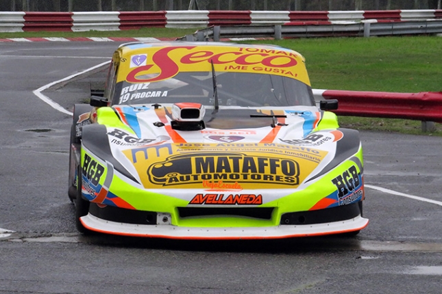 Claudio Ruiz compartirá el Ford Falcon Nº 19 de la Clase A con Mariano Oyhanart el próximo 25 de Junio.