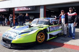 Oscar Figueroa volvió a las pistas. Volvió al Procar4000 con una Chevy muy bien presentada por el Figueroa Competicion. Terminó 4° en la 6° final del año de la Clase A.