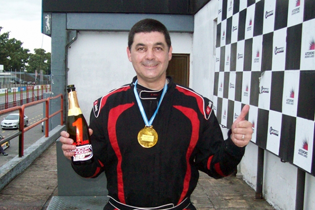 "El Torito" Cornet estuvo indomable en su regreso a la categoría. Estrenó el "1" con una contundente victoria en la 2º fecha del año.