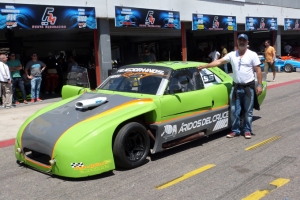 Gonzalo Rosas y su Dodge N° 95 con la que buscará seguir sumando experiencia en el Circuito 12 del Gálvez el 18 de Diciembre.