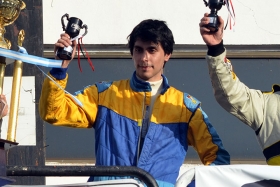 Santiago Farías festeja el 4° puesto conseguido en la 9° fecha del año de la Clase B del Procar4000.