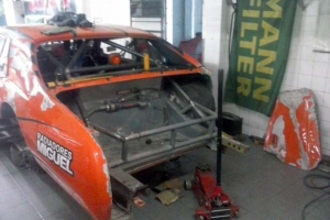 Así está el Chevrolet de Leonardo Olmos en el taller del Durante Competición. ¿Llegarán para la 3º fecha?
