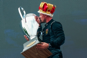 ROSSI, VENCEDOR Y BI CAMPE&Oacute;N