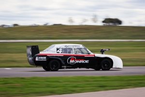 UNO DE LOS DODGE 1500 DEL GH RACING CONCRET&Oacute; SU RETORNO EN TOAY